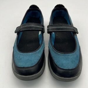Lands End Blue Suede and Black Leather Mary Jane Style Flats size 8.5 B